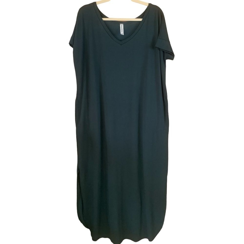 ZENANA OUTFITTERS Short Sleeve V-Neck Maxi Green Dress
